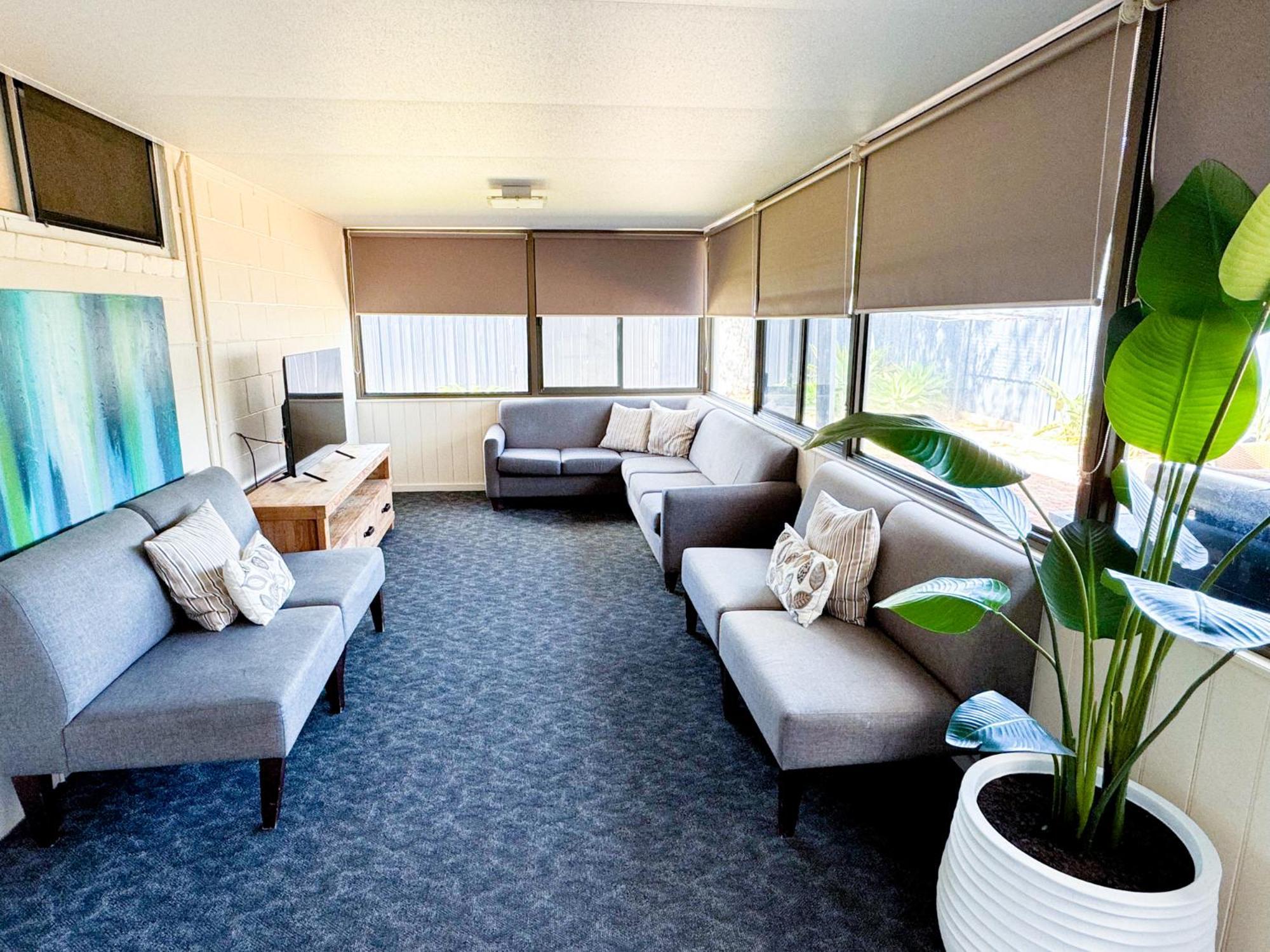 Shoal Bay Holiday Park ภายนอก รูปภาพ