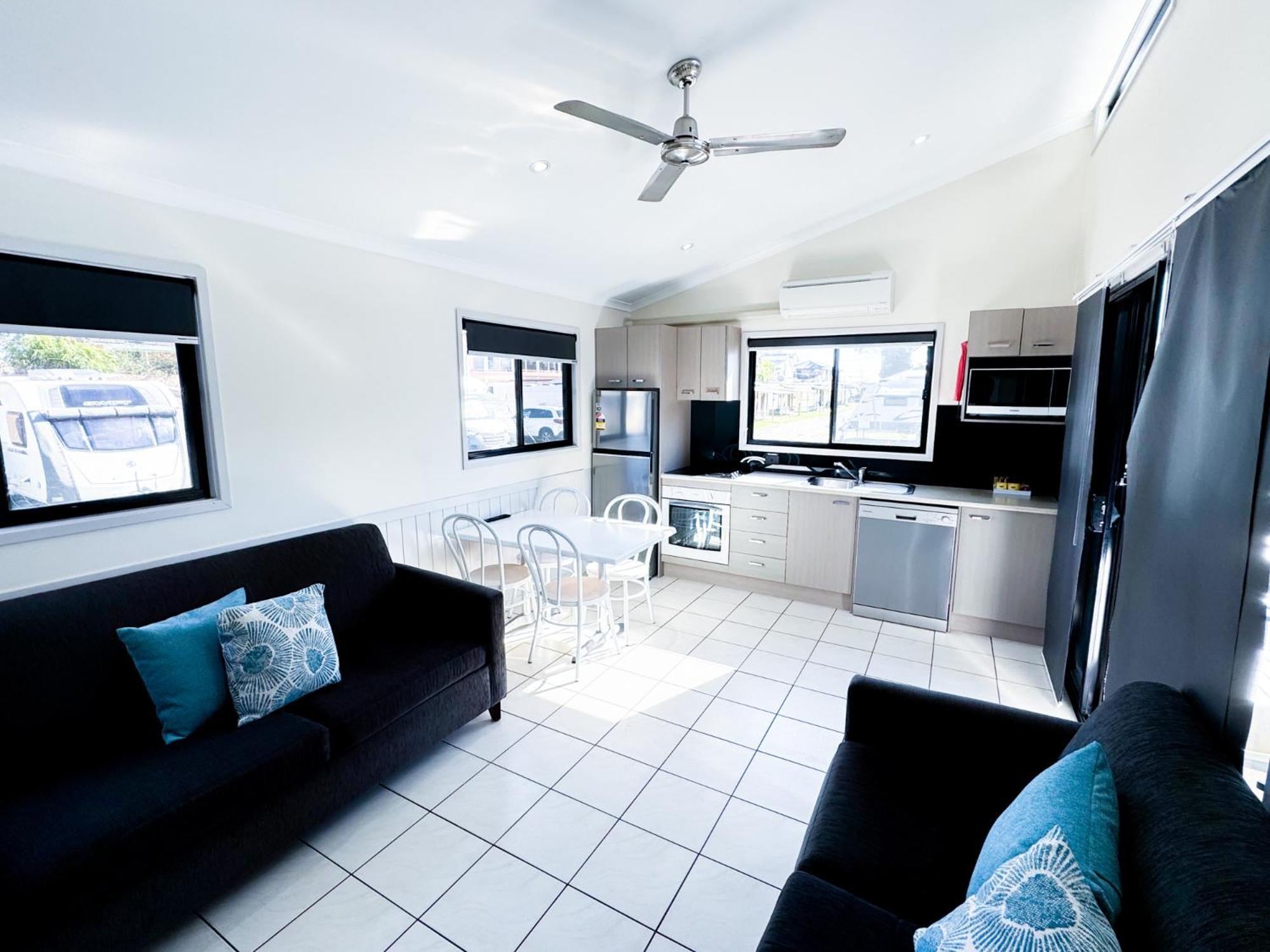 Shoal Bay Holiday Park ภายนอก รูปภาพ