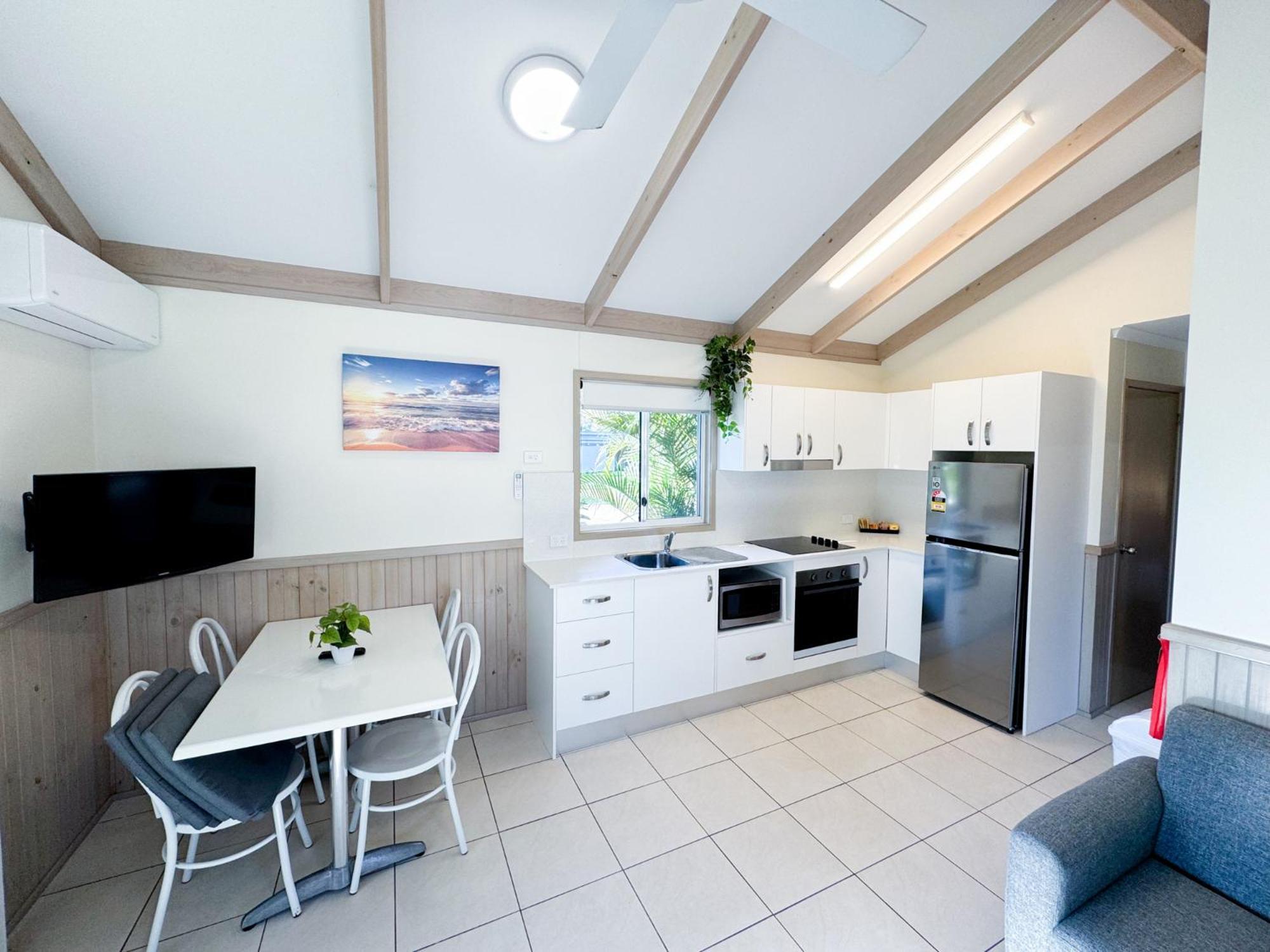 Shoal Bay Holiday Park ภายนอก รูปภาพ
