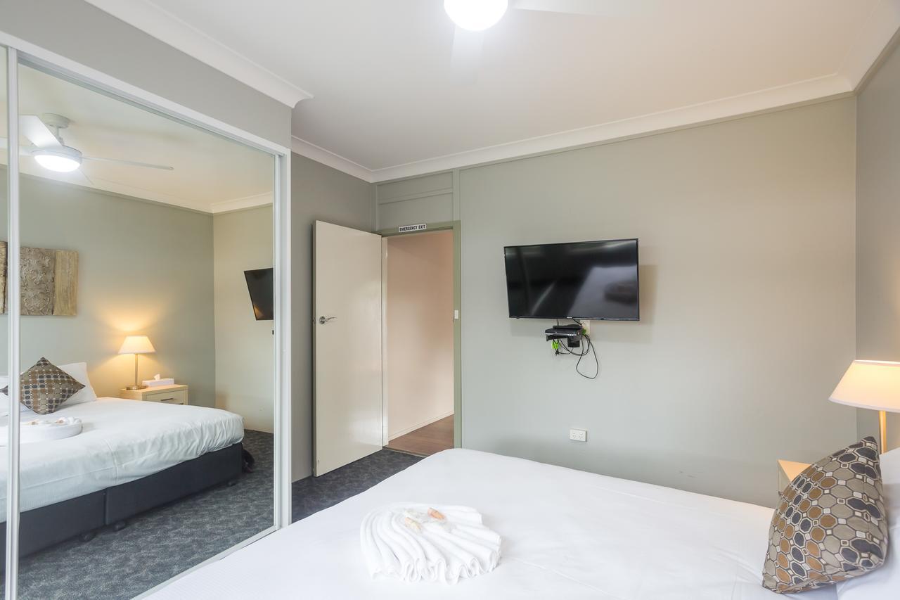 Shoal Bay Holiday Park ภายนอก รูปภาพ