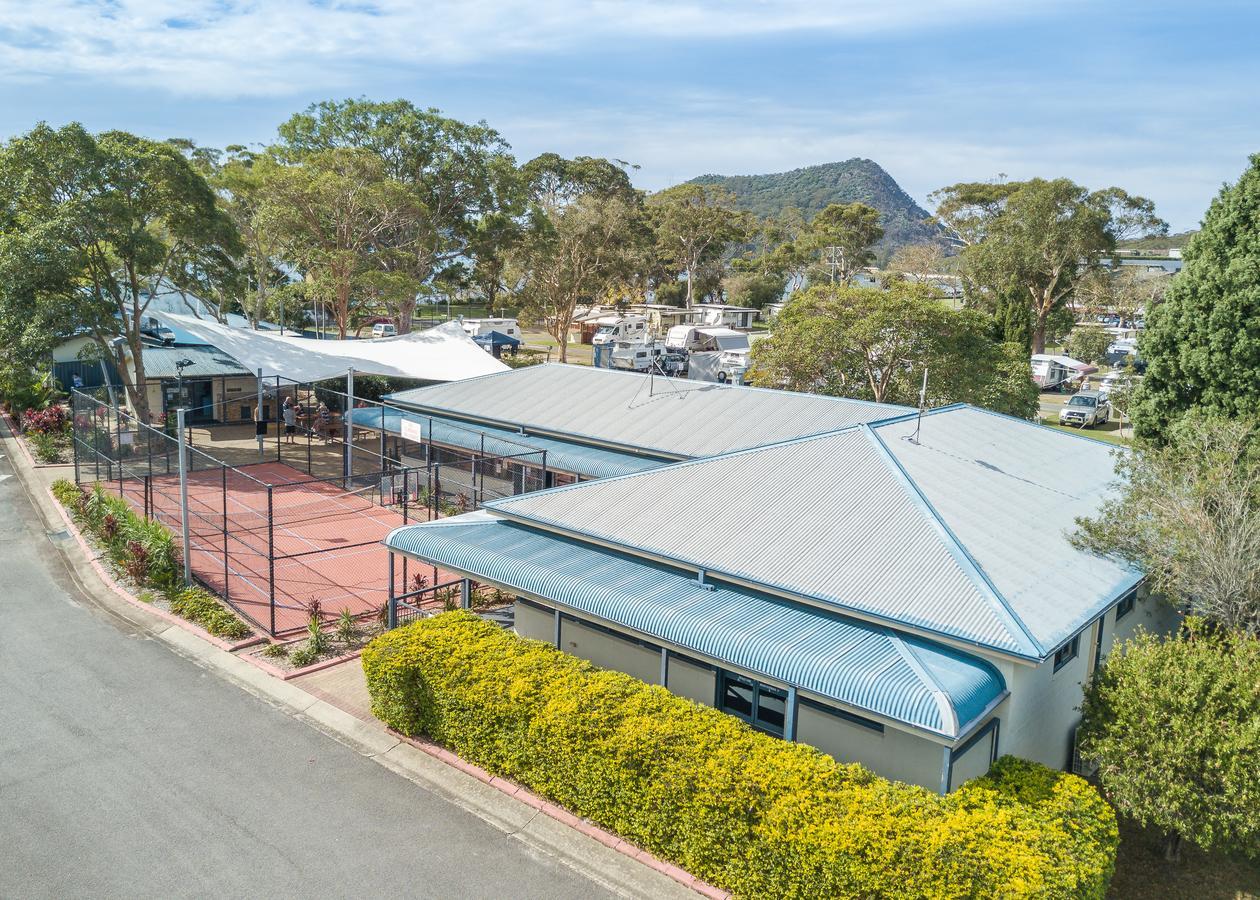 Shoal Bay Holiday Park ภายนอก รูปภาพ